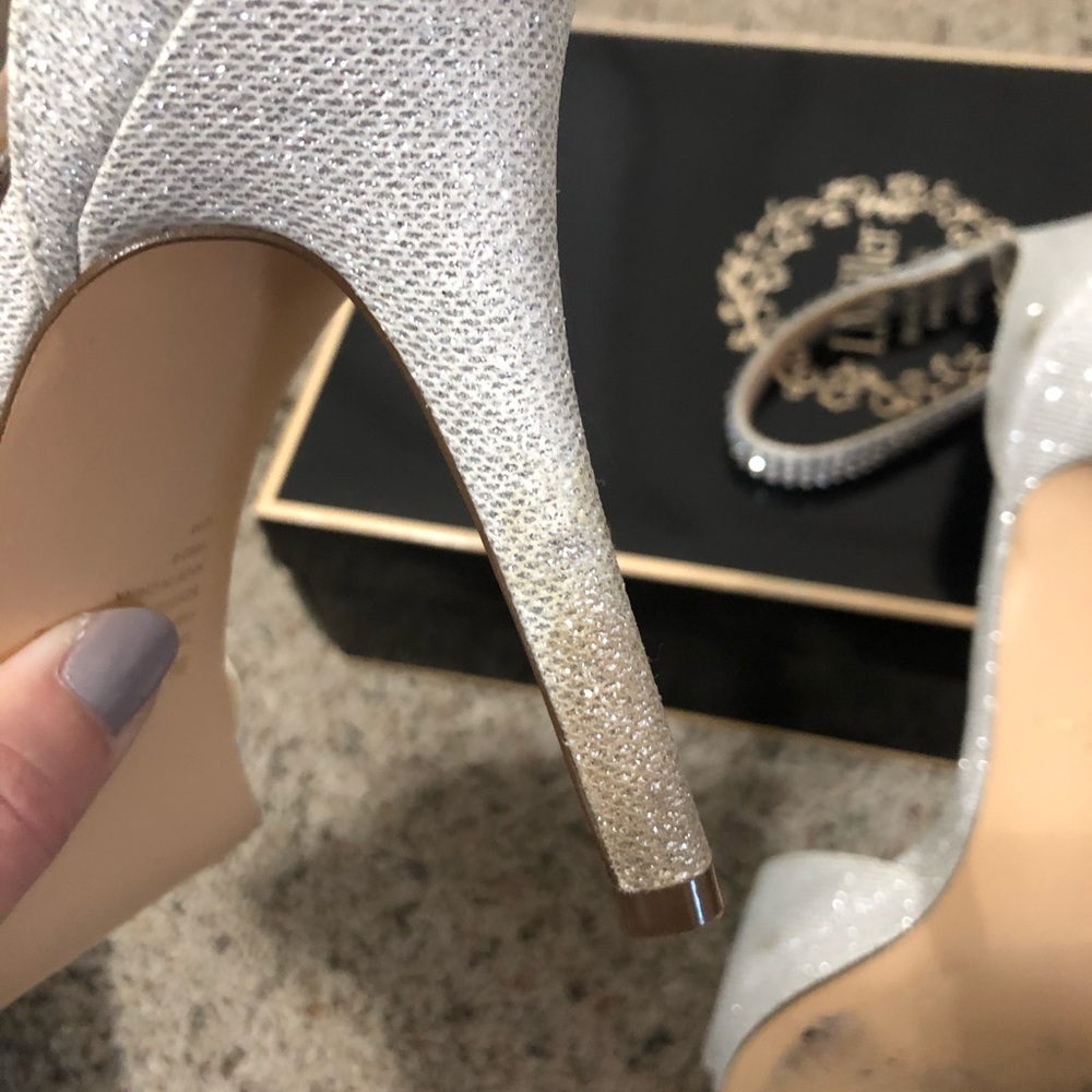 Silver Heels - image 5